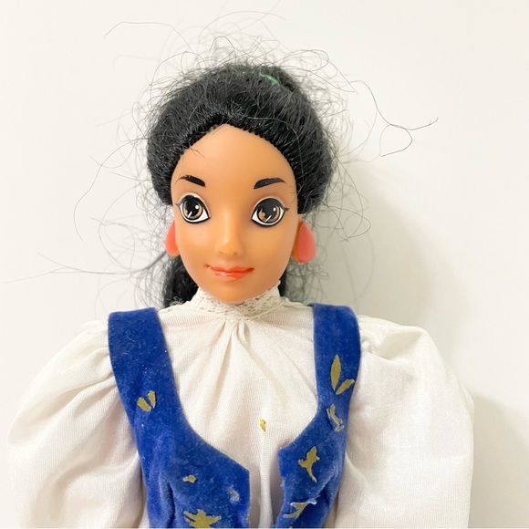 Vintage Aladdin Jasmine Doll in Barbie Icelandic Outfit - Picture 2 of 16